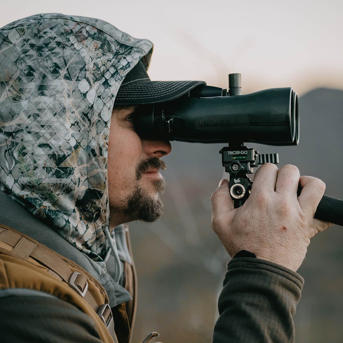 Tricer-QB Bino Tripod Adapter